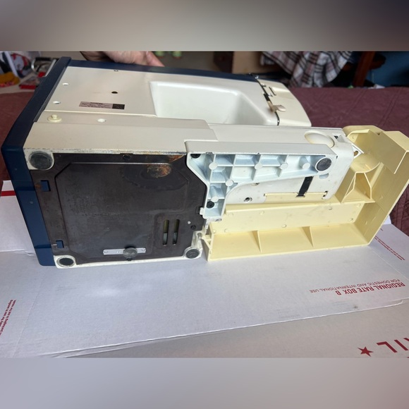 Brother VX780 sewing machine hardly ever used ! - Picture 5 of 9